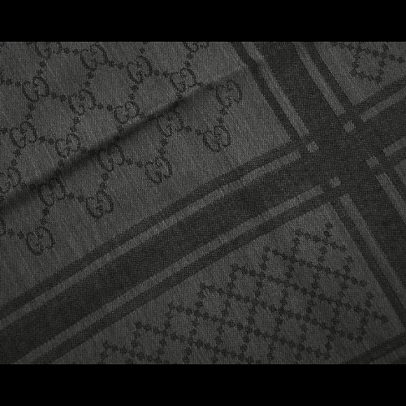 ๐๐ฏ% Auth GUCCI GG Supreme Scarf Black/Grey Wool/Silk - Picture 6 of 8